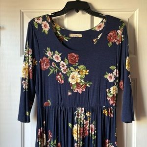 Beautiful Dark Blue and Floral 3/4 Sleeve Maxi Dress WITH POCKETS